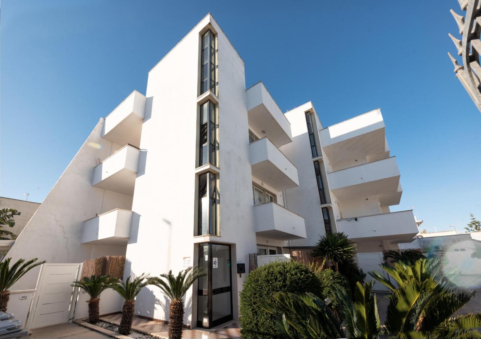 Infinity Residence Con Parcheggio ปอร์โตเชซาเรโอ ภายนอก รูปภาพ