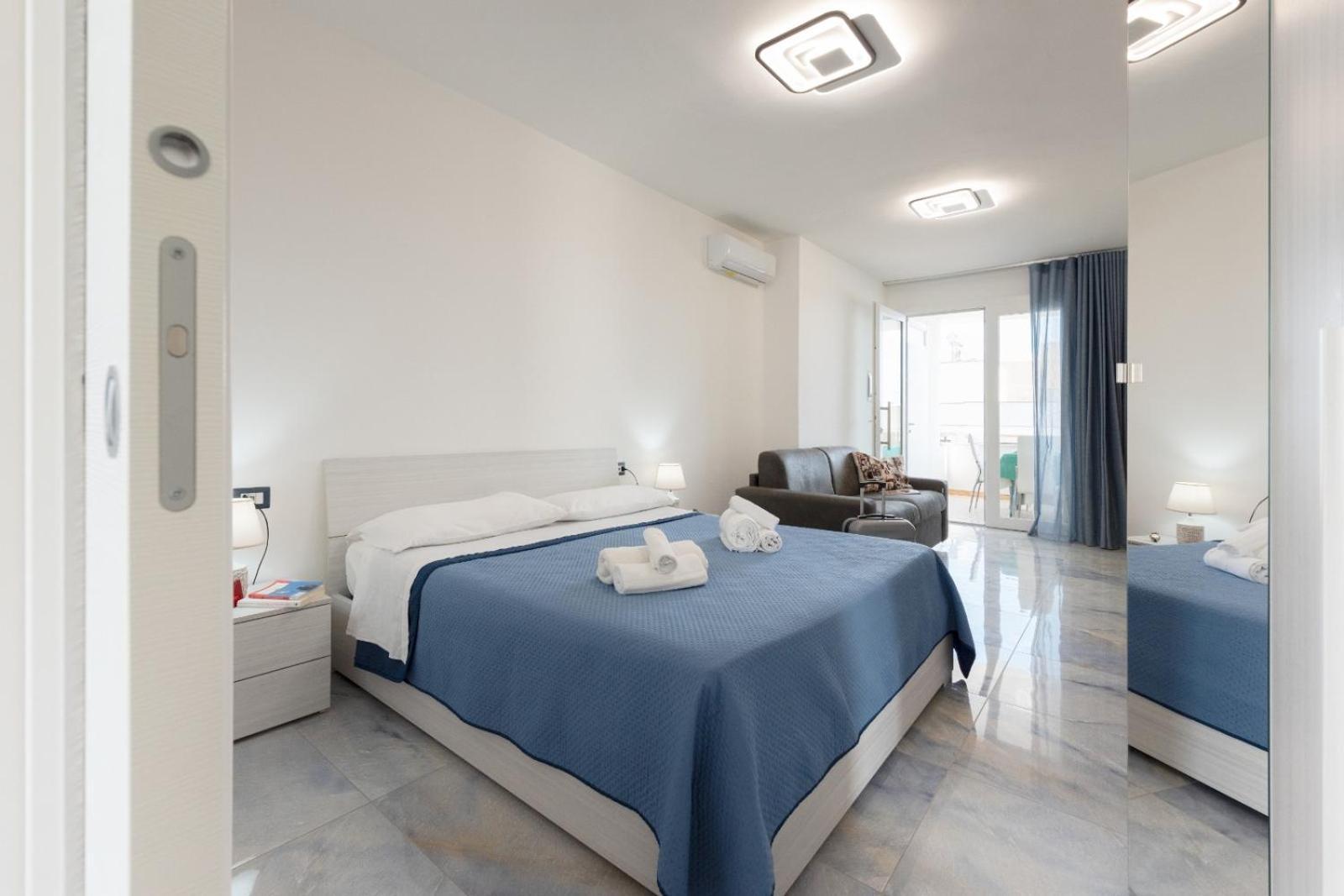 Infinity Residence Con Parcheggio ปอร์โตเชซาเรโอ ภายนอก รูปภาพ