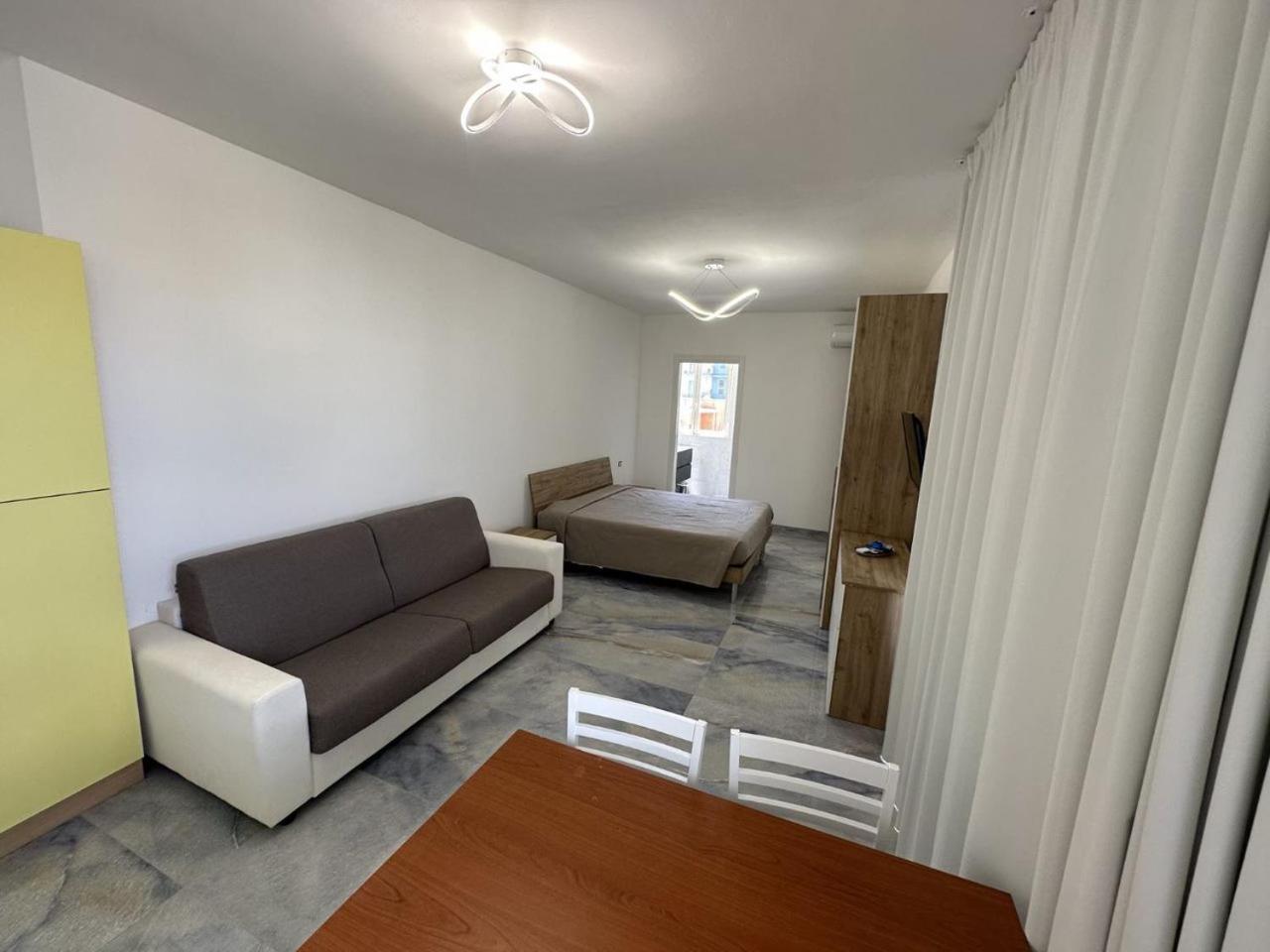 Infinity Residence Con Parcheggio ปอร์โตเชซาเรโอ ภายนอก รูปภาพ